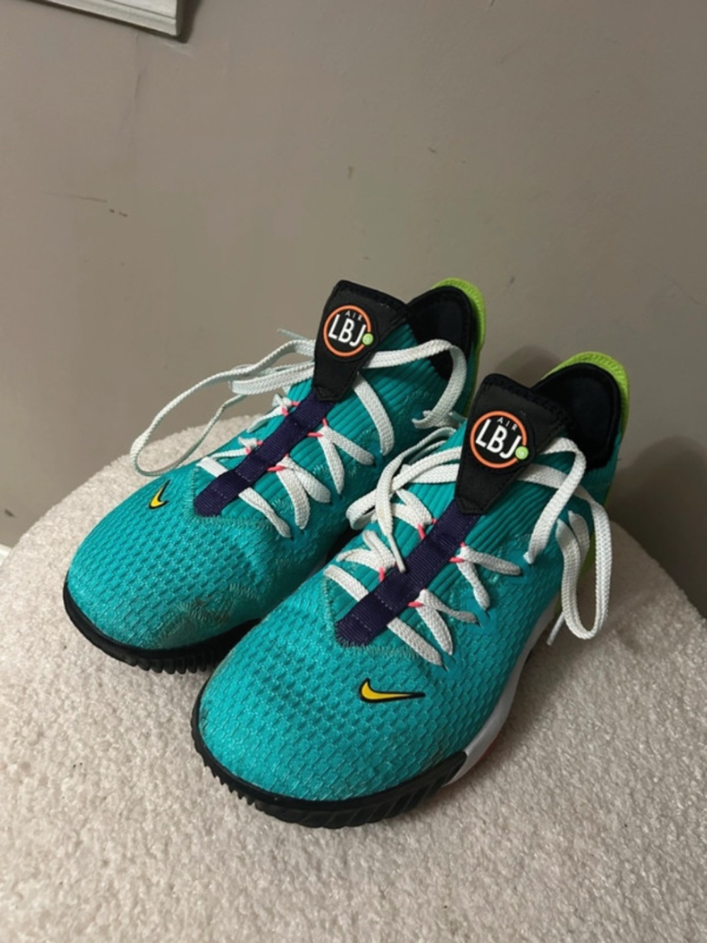 Men’s LaBron James Basketball shoes